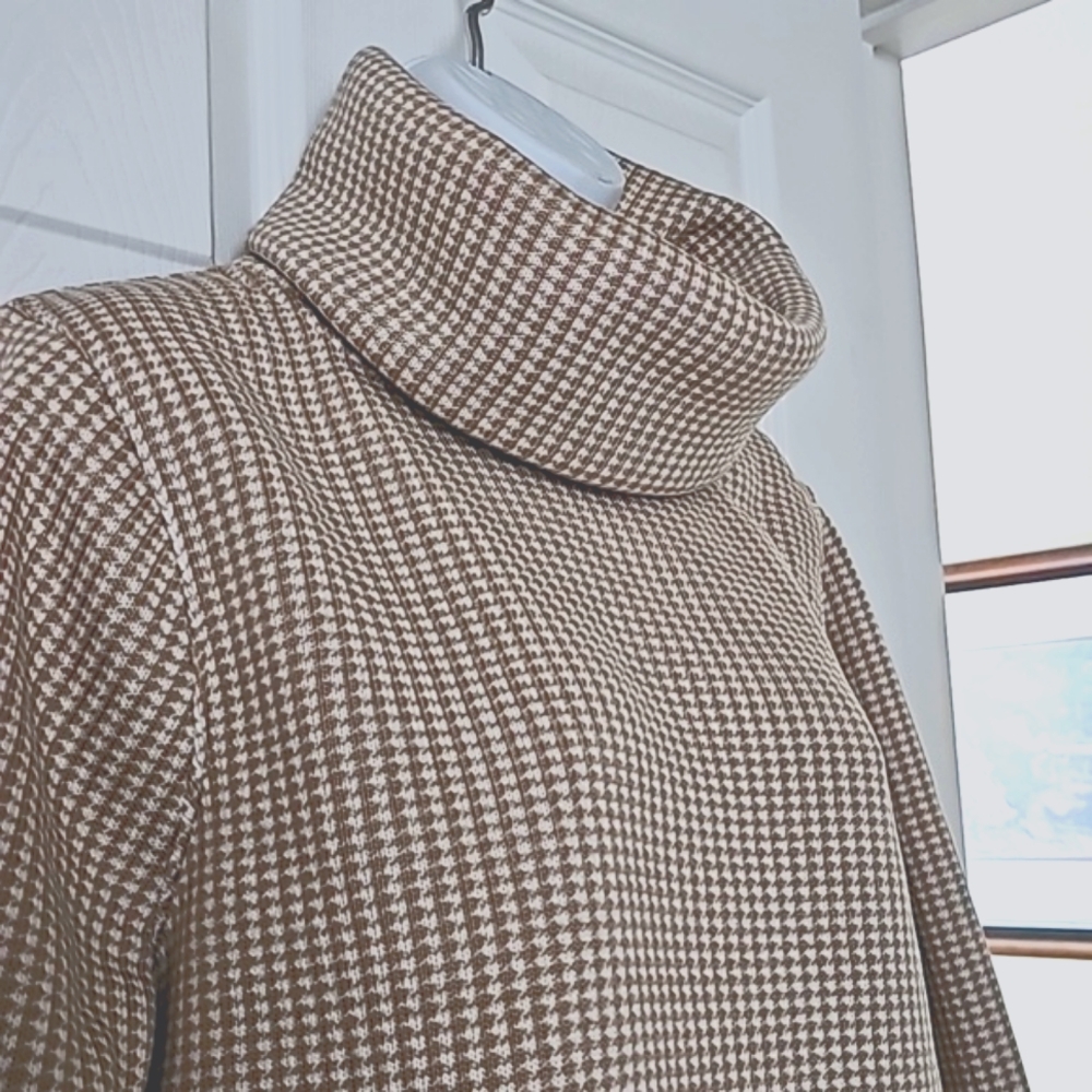 NWTs J.Crew Houndstooth Sweater - Beige Size L